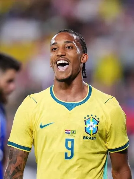 João Pedro ocupa só a nona posição do Campeonato Inglês com o Chelsea